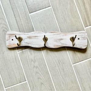 Vintage wooden hook rack / wall hanging.  Painted and distressed.
